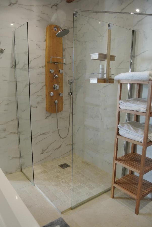 Grand Tamaris Hosting Bed & Breakfast Арл Екстериор снимка