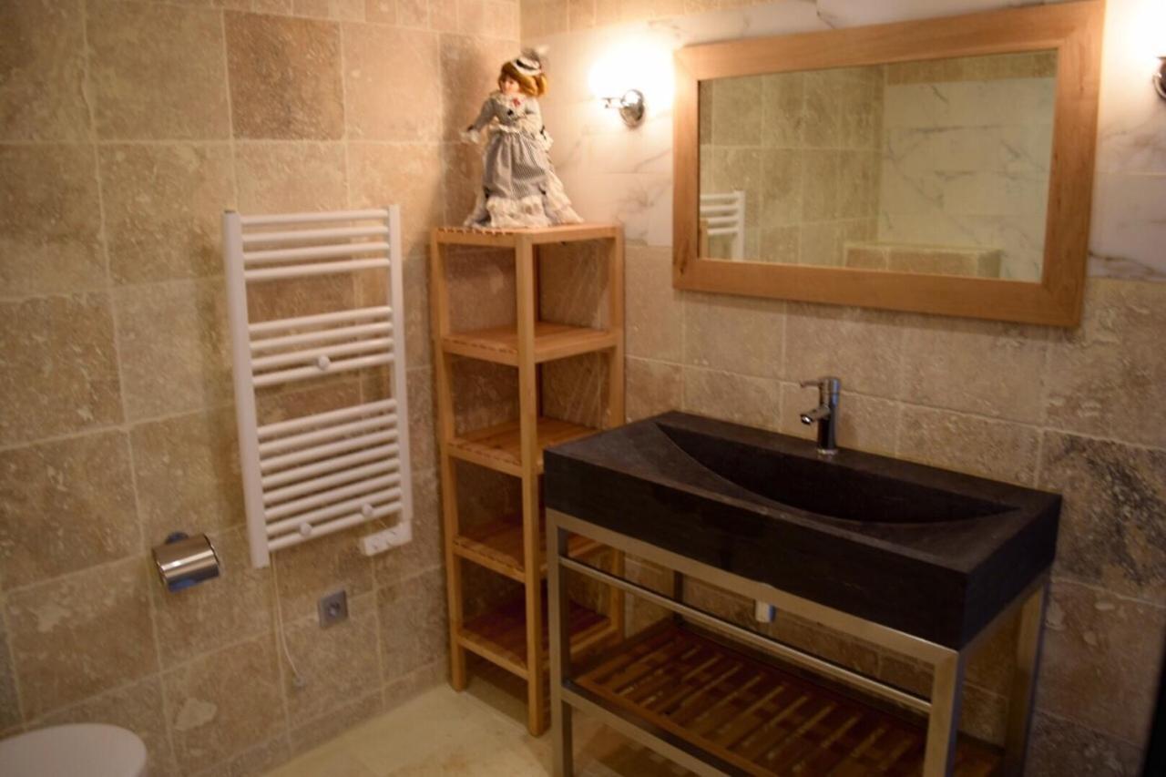 Grand Tamaris Hosting Bed & Breakfast Арл Стая снимка