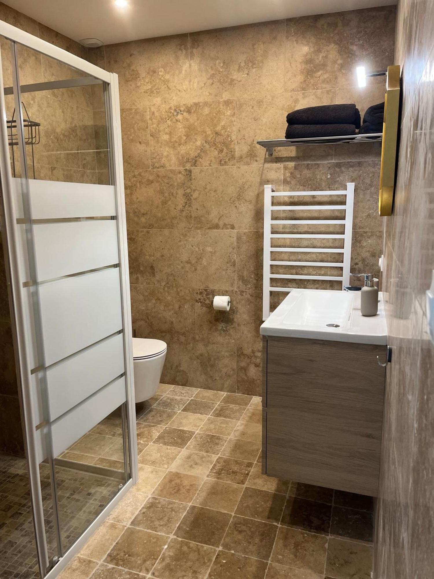 Grand Tamaris Hosting Bed & Breakfast Арл Екстериор снимка