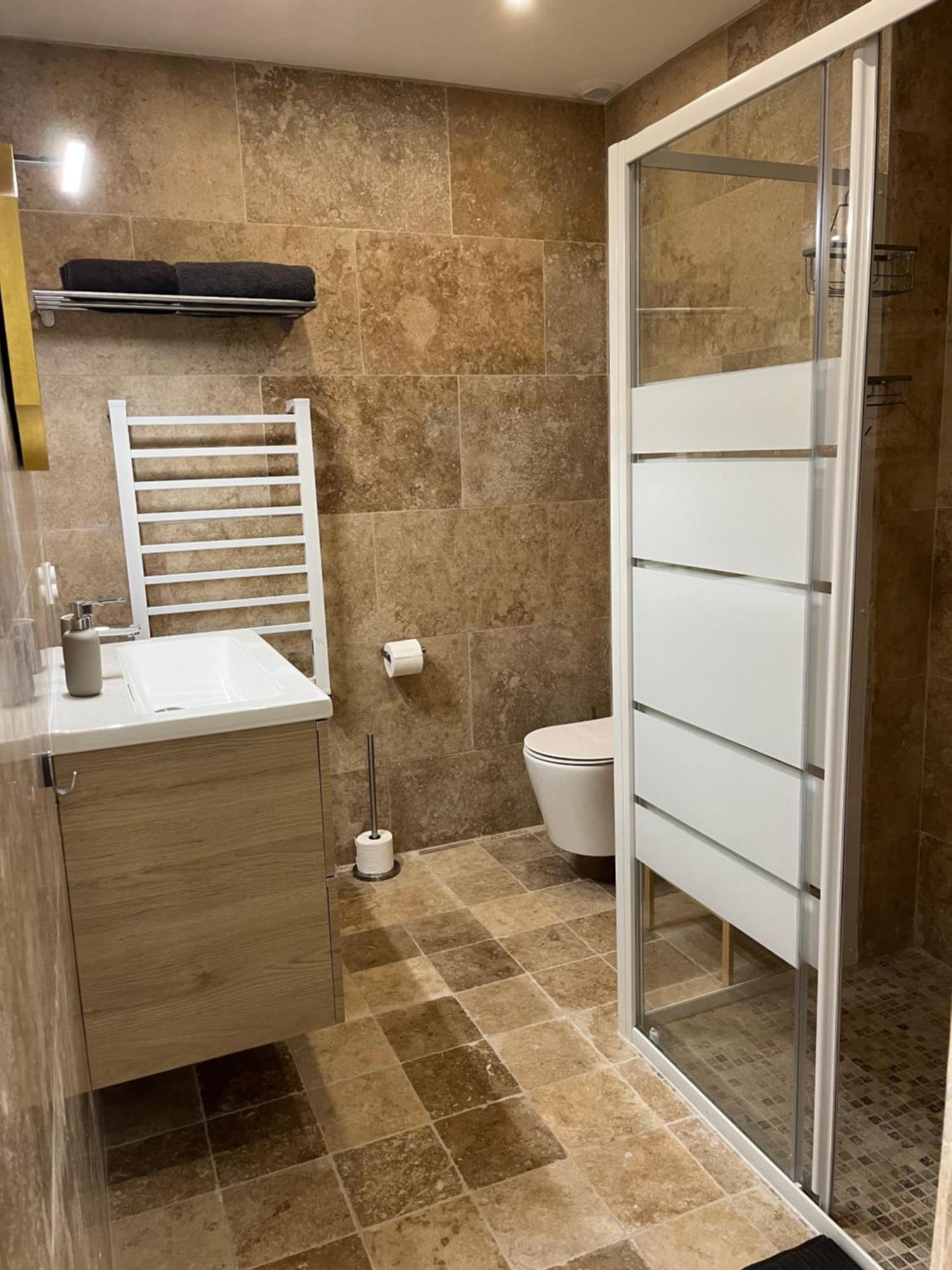 Grand Tamaris Hosting Bed & Breakfast Арл Екстериор снимка